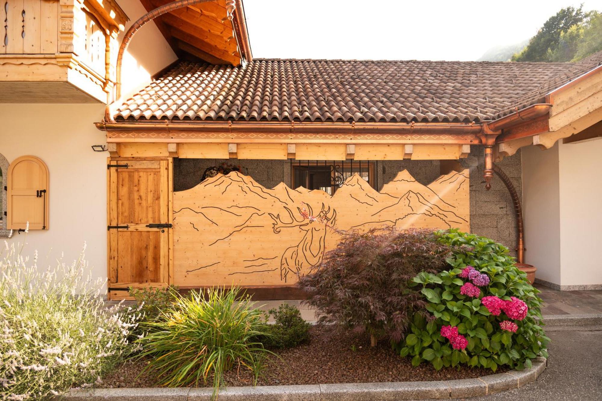 Alfio'S Alpen Suite Roncone Exterior photo